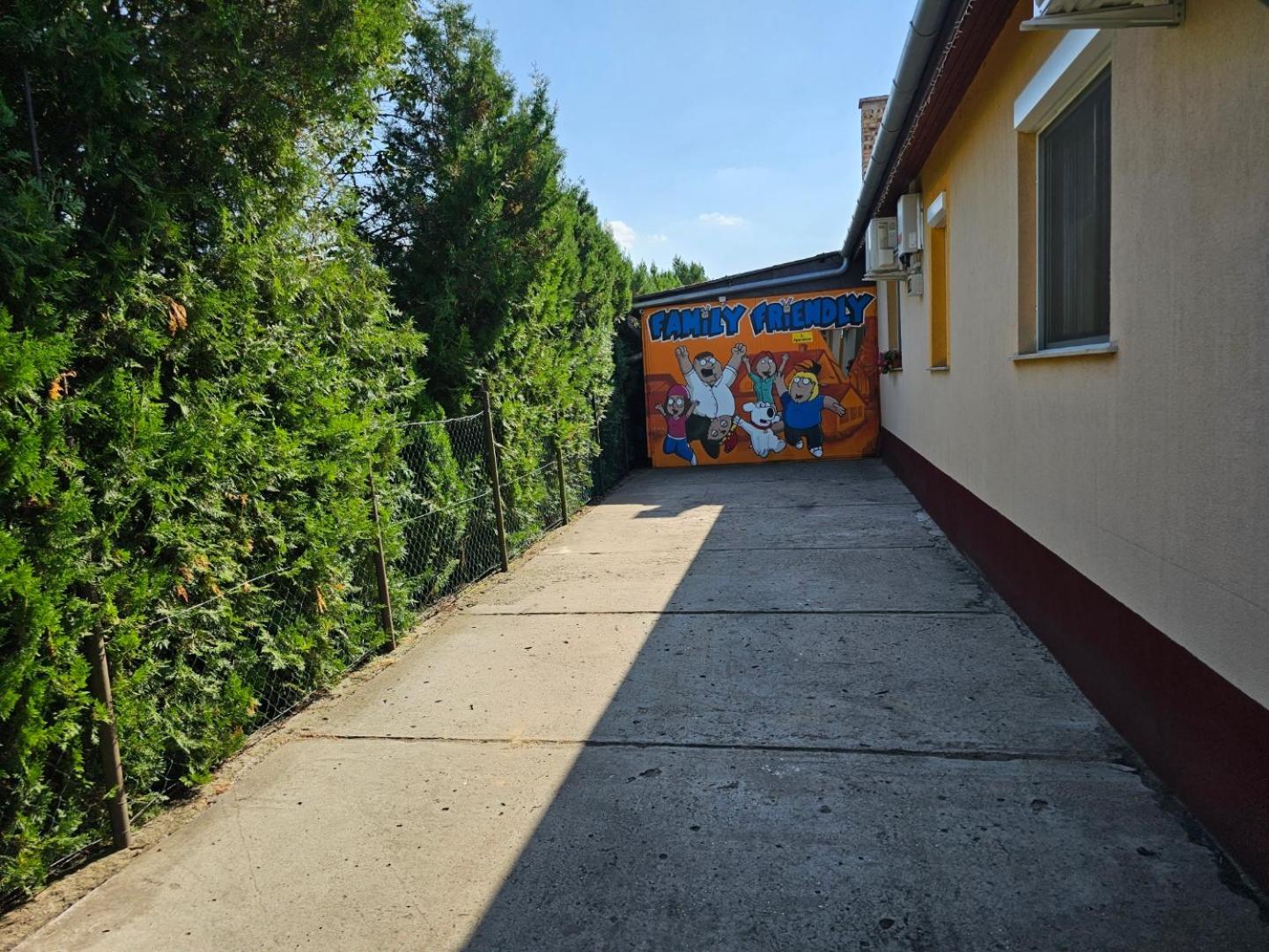 Family Friendly Gyal Διαμέρισμα Εξωτερικό φωτογραφία